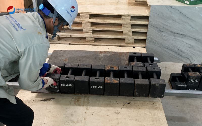 Thử nghiệm Pallet gỗ phẳng tại OPACONTROL 