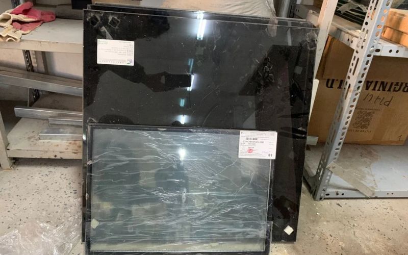 Lấy mẫu thử nghiệm kính hộp gắn kín cách nhiệt 