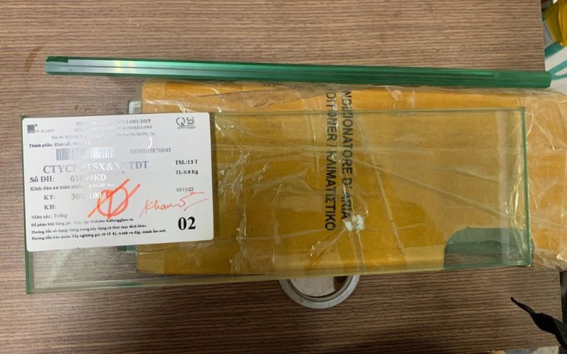 Hình ảnh một số mẫu kính xây dựng OPACONTROL đã lấy mẫu và thí nghiệm