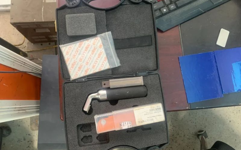 Thử độ bám dính màng sơn