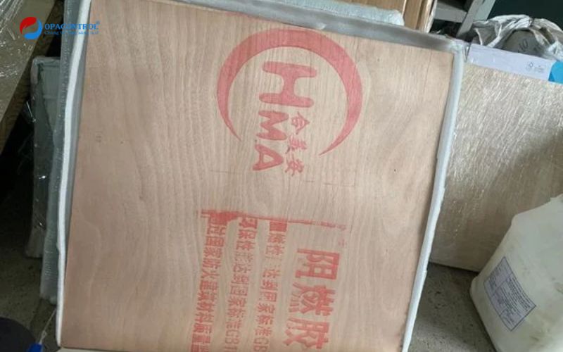 Gia công mẫu ván gỗ nhân tạo để chuẩn bị thực hiện thử nghiệm 