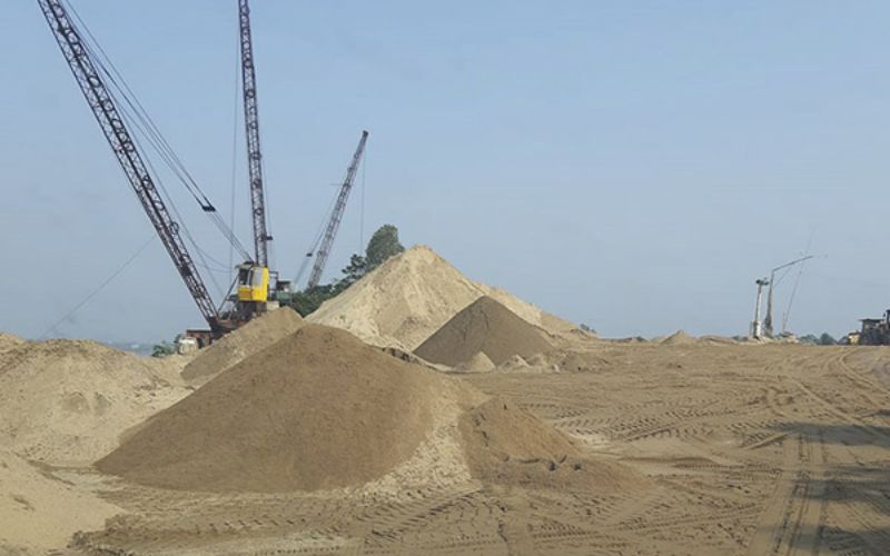 Cát nhiễm mặn được khai thác và xử lý thành cát xây dựng