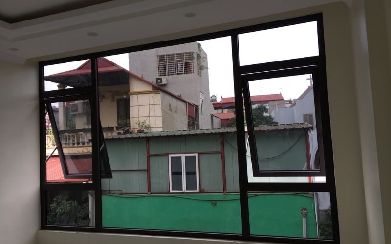 Hình ảnh cửa sổ kết hợp vách kính sử dụng trong đời sống