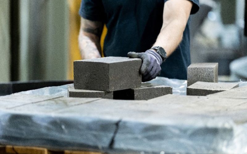 Gạch bê tông chịu lửa được sử dụng trong xây dựng 