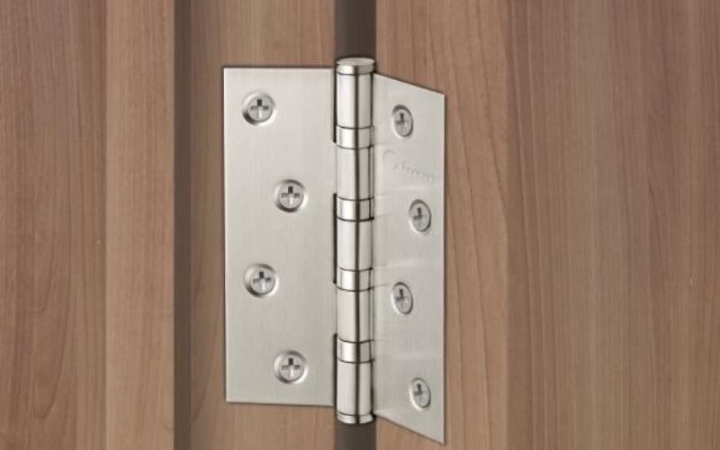 Bản lề cửa được thử nghiệm và lắp đặt 