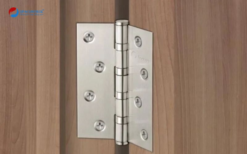 Bản lề cửa được thử nghiệm và lắp đặt