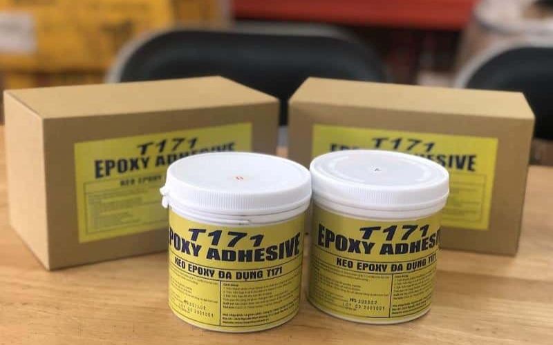 Lấy mẫu thử nghiệm hệ chất kết dính gốc nhựa Epoxy