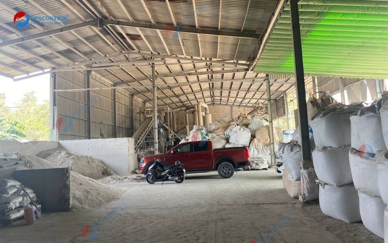 Kho xưởng sản xuất cát đá, vữa, bê tông của Công ty Cổ phần Vật liệu xây dựng Sư Tử Biển