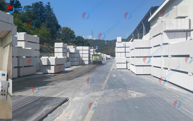 Tấm tường bê tông khí chưng áp cốt thép xếp tại kho nhà máy