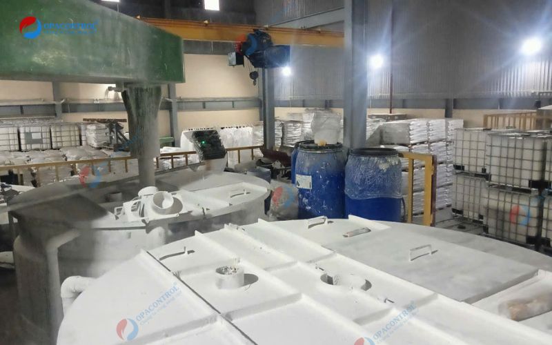 Máy móc sản xuất sơn và bột bả của Công ty TNHH Sản xuất Thương mại Lâm Anh