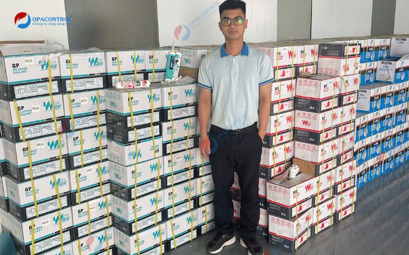 Lô hàng keo silicon do Công ty TNHH Xuất Nhập Khẩu Thương mại và Sản xuất An Phát sản xuất