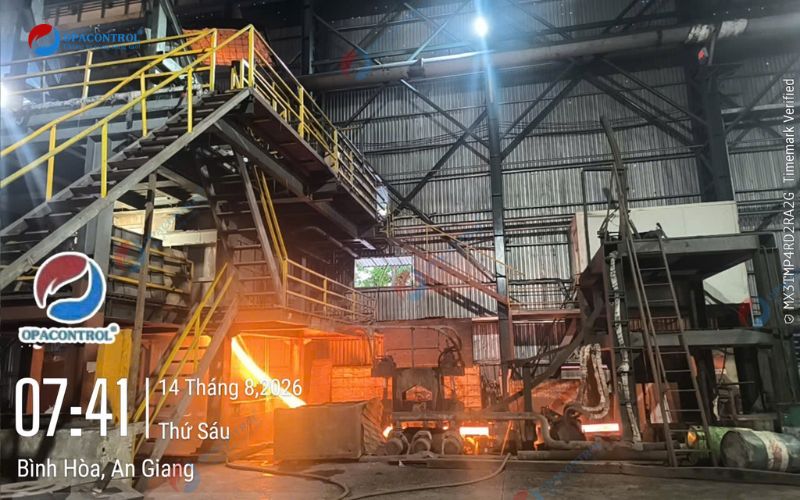 Xưởng sản xuất thép tại Công ty TNHH Tiến Bộ