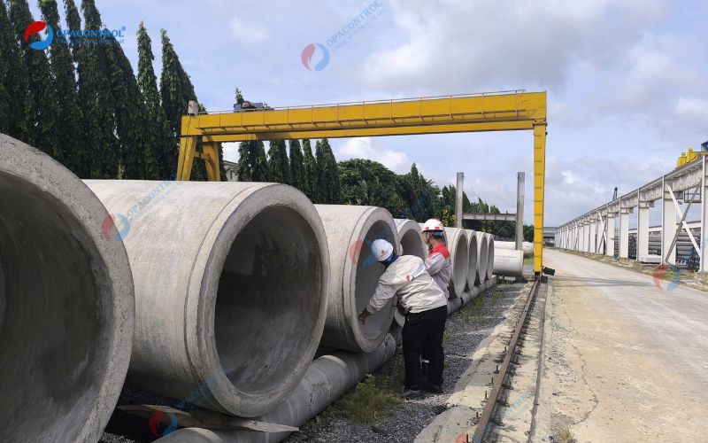 Chuyên gia đánh giá OPACONTROL kiểm tra ngoại quan sản phẩm ống bê tông 